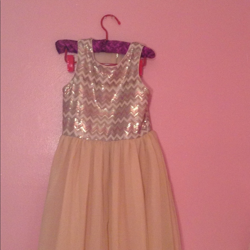 Girls dress